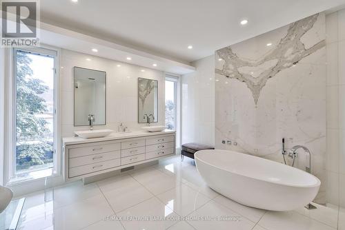 148 Highland Crescent, Toronto (Bridle Path-Sunnybrook-York Mills), ON - Indoor Photo Showing Bathroom