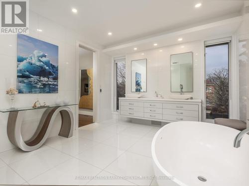 148 Highland Crescent, Toronto (Bridle Path-Sunnybrook-York Mills), ON - Indoor Photo Showing Bathroom