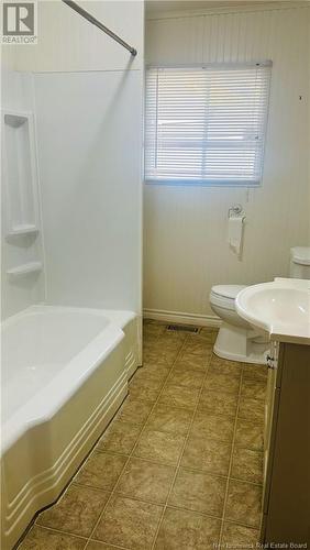 106 Noble Street, Woodstock, NB - Indoor Photo Showing Bathroom