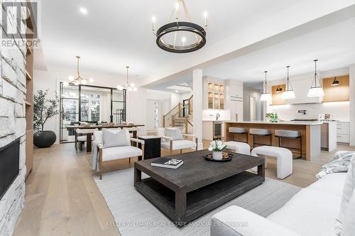 501 Avonwood Drive, Mississauga (Mineola), ON - Indoor Photo Showing Living Room