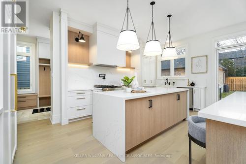 501 Avonwood Drive, Mississauga (Mineola), ON - Indoor Photo Showing Kitchen With Upgraded Kitchen