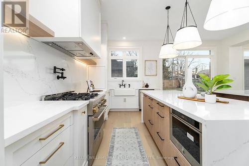 501 Avonwood Drive, Mississauga (Mineola), ON - Indoor Photo Showing Kitchen With Upgraded Kitchen