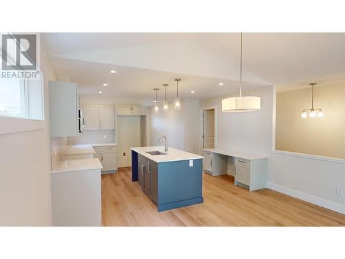 349 Legacy Lookout Unit# B, Cranbrook, BC - Indoor Photo Showing Kitchen