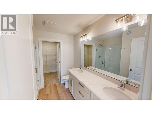 349 Legacy Lookout Unit# B, Cranbrook, BC - Indoor Photo Showing Bathroom