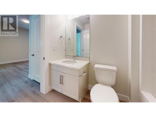 349 Legacy Lookout Unit# B, Cranbrook, BC - Indoor Photo Showing Bathroom