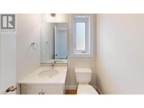 349 Legacy Lookout Unit# B, Cranbrook, BC - Indoor Photo Showing Bathroom