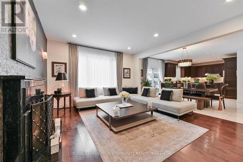 27 Pathlane Road, Richmond Hill (Langstaff), ON - Indoor Photo Showing Living Room