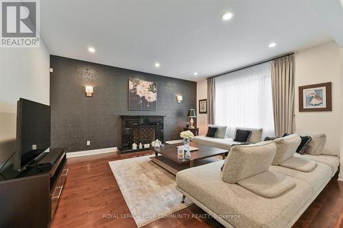 27 Pathlane Road, Richmond Hill (Langstaff), ON - Indoor Photo Showing Living Room With Fireplace