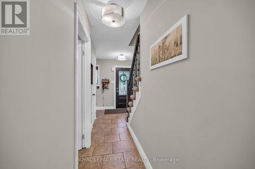 25 Lindsay Drive, Haldimand, ON - Indoor Photo Showing Other Room