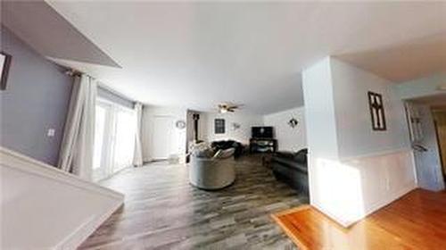 19 Maple Avenue W, Hamiota, MB - Indoor