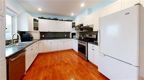 19 Maple Avenue W, Hamiota, MB - Indoor Photo Showing Kitchen