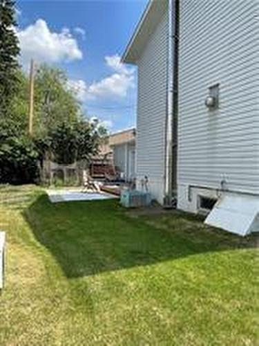 19 Maple Avenue W, Hamiota, MB - Outdoor