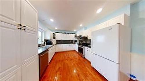 19 Maple Avenue W, Hamiota, MB - Indoor Photo Showing Kitchen