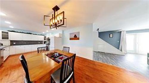 19 Maple Avenue W, Hamiota, MB - Indoor Photo Showing Dining Room