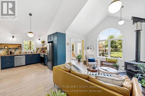 148 Evergreen Lane, Brighton, ON - Indoor Photo Showing Kitchen