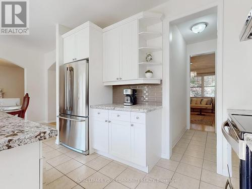 118 Ina Lane, Whitchurch-Stouffville (Stouffville), ON - Indoor Photo Showing Kitchen