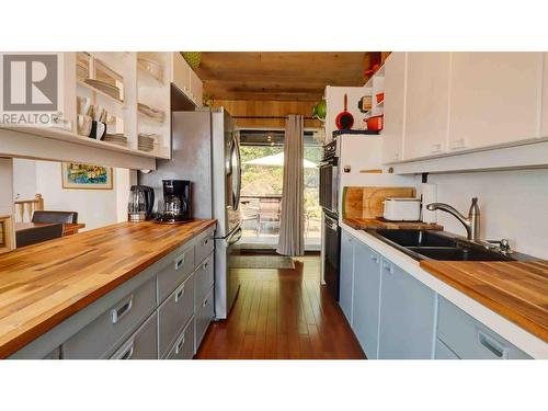 6473 Squilax Anglemont Road, Magna Bay, BC - Indoor Photo Showing Kitchen With Double Sink