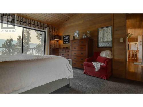 6473 Squilax Anglemont Road, Magna Bay, BC - Indoor Photo Showing Bedroom