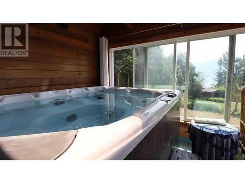 6473 Squilax Anglemont Road, Magna Bay, BC - 