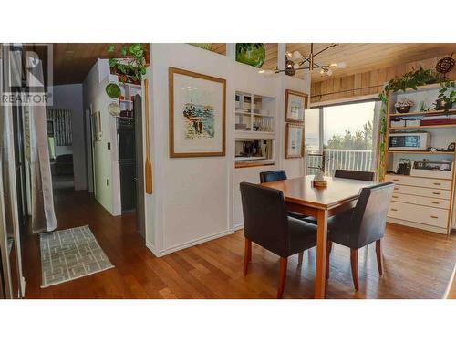 6473 Squilax Anglemont Road, Magna Bay, BC - Indoor Photo Showing Dining Room