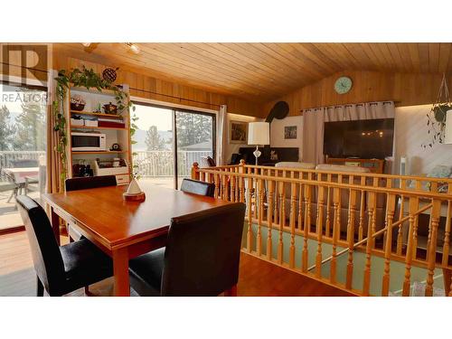 6473 Squilax Anglemont Road, Magna Bay, BC - Indoor Photo Showing Dining Room