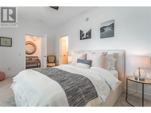 4534 Gallaghers Edgewood Court, Kelowna, BC - Indoor Photo Showing Bedroom