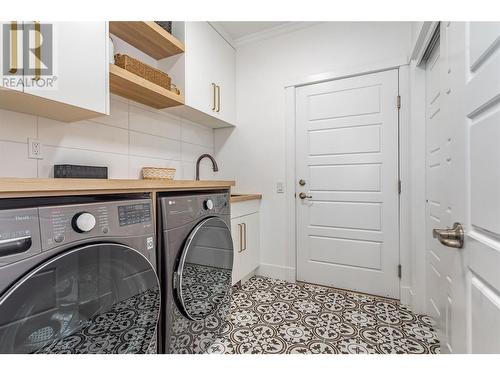 4534 Gallaghers Edgewood Court, Kelowna, BC - Indoor Photo Showing Laundry Room