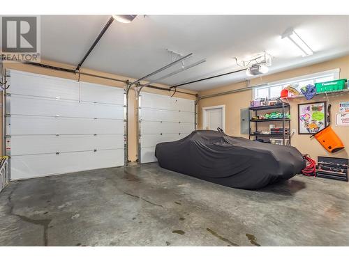 4534 Gallaghers Edgewood Court, Kelowna, BC - Indoor Photo Showing Garage