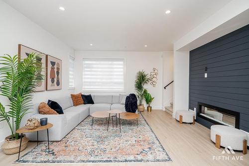 4 20463 70 Avenue, Langley, BC - Indoor Photo Showing Living Room