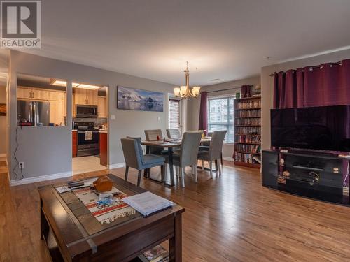 2245 Atkinson Street Unit# 301, Penticton, BC - Indoor Photo Showing Living Room