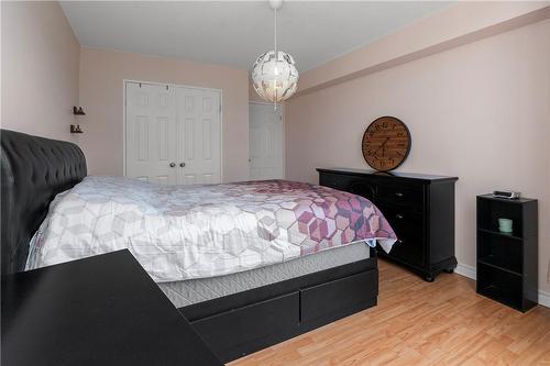 150 Charlton Avenue E|Unit #2206, Hamilton, ON - Indoor Photo Showing Bedroom