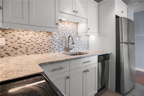 150 Charlton Avenue E|Unit #2206, Hamilton, ON - Indoor Photo Showing Kitchen With Stainless Steel Kitchen With Upgraded Kitchen