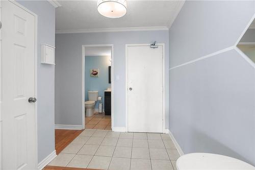 150 Charlton Avenue E|Unit #2206, Hamilton, ON - Indoor Photo Showing Bathroom