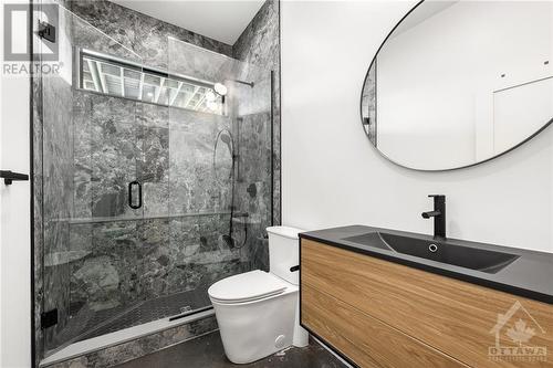 322 Perrier Avenue, Ottawa, ON - Indoor Photo Showing Bathroom