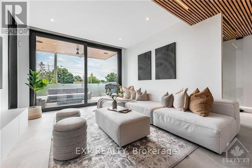 322 Perrier Avenue, Ottawa, ON - Indoor Photo Showing Living Room