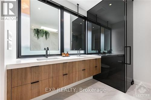 322 Perrier Avenue, Ottawa, ON - Indoor Photo Showing Bathroom