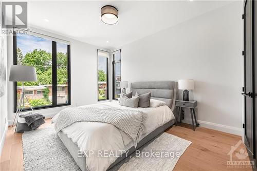 322 Perrier Avenue, Ottawa, ON - Indoor Photo Showing Bedroom