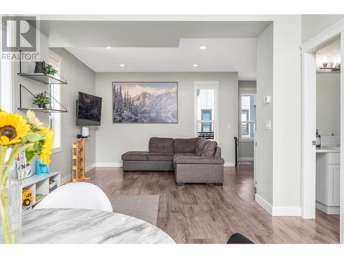 4602 20 Street Unit# 5, Vernon, BC - Indoor Photo Showing Living Room