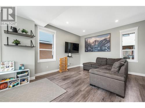 4602 20 Street Unit# 5, Vernon, BC - Indoor Photo Showing Living Room