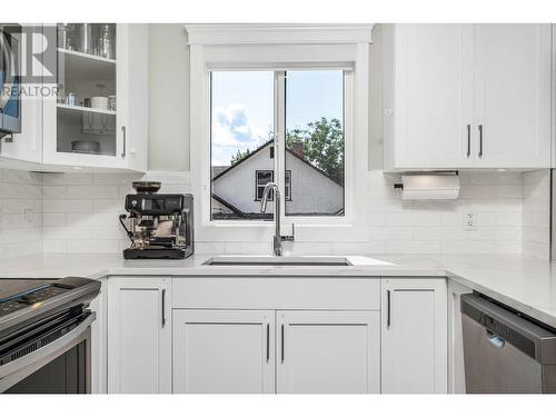 4602 20 Street Unit# 5, Vernon, BC - Indoor Photo Showing Kitchen With Upgraded Kitchen