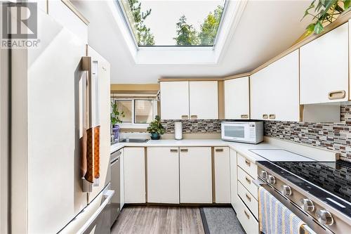 917 Roderick Avenue, Sudbury, ON - Indoor Photo Showing Kitchen