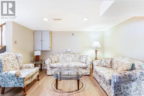 917 Roderick Avenue, Sudbury, ON - Indoor Photo Showing Living Room