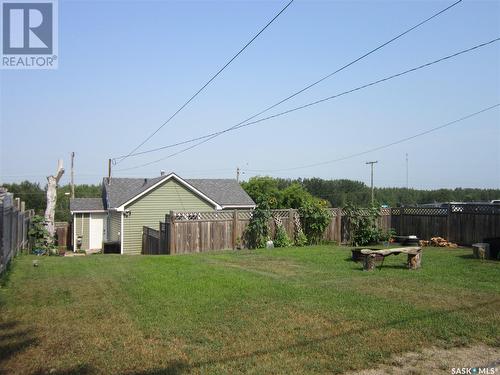 500 Railway Avenue W, Nipawin, SK - Outdoor