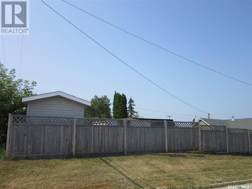 500 Railway Avenue W, Nipawin, SK - Outdoor