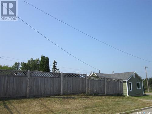 500 Railway Avenue W, Nipawin, SK - Outdoor