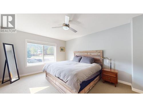 218 Glen Park Drive Unit# 21, Kelowna, BC - Indoor Photo Showing Bedroom