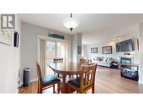 218 Glen Park Drive Unit# 21, Kelowna, BC - Indoor Photo Showing Dining Room