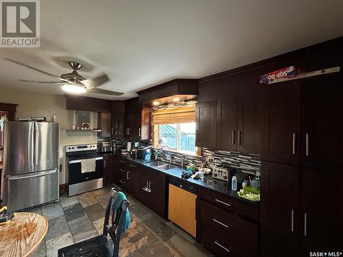 Hinz Acreage, Rosthern Rm No. 403, SK - Indoor Photo Showing Kitchen With Double Sink