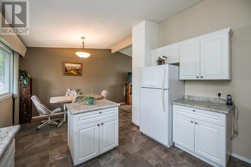 433 N Patterson Street, Prince George, BC - Indoor Photo Showing Kitchen With Double Sink