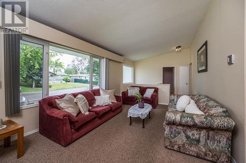 433 N Patterson Street, Prince George, BC - Indoor Photo Showing Living Room